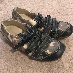 Aldo camo velcro sneakers